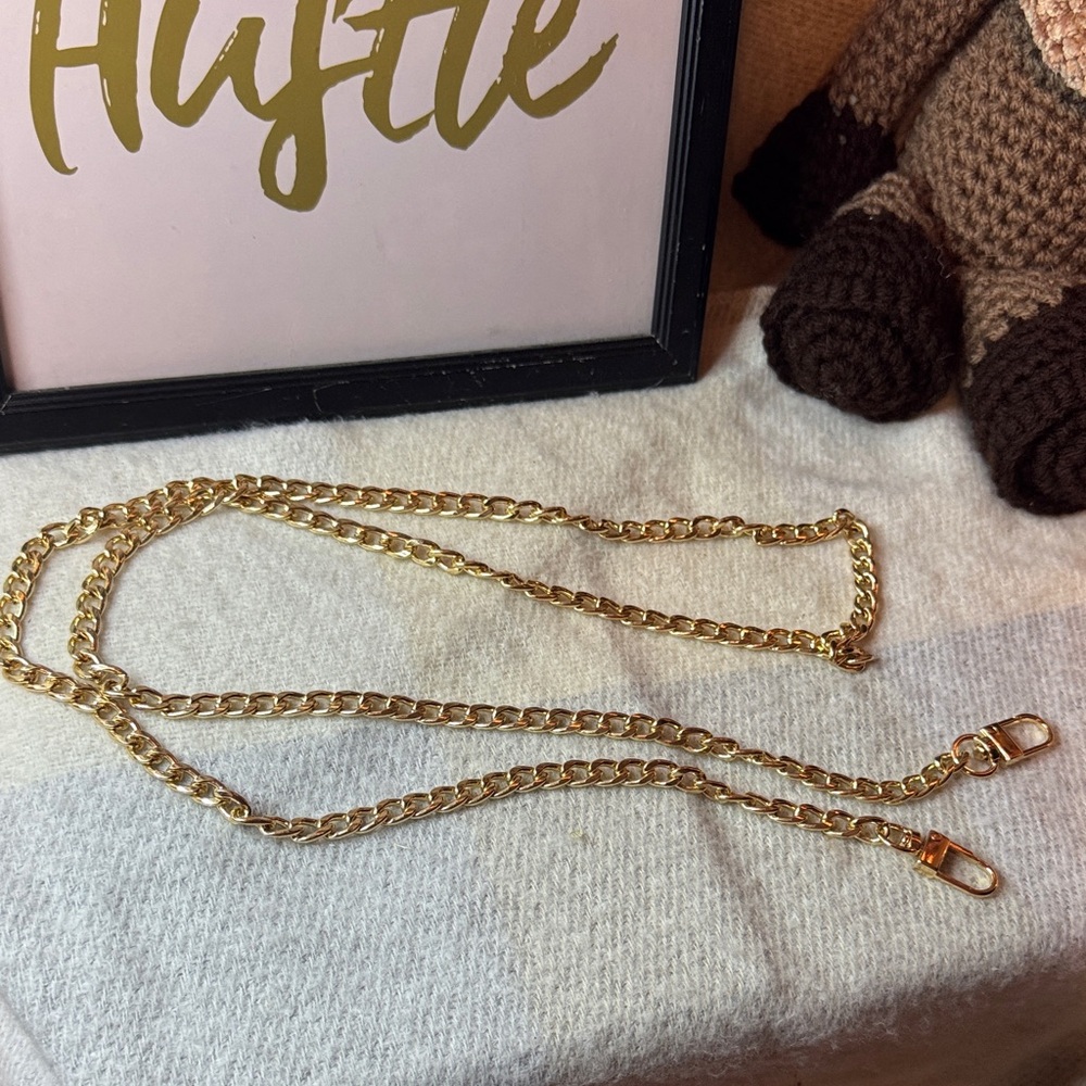Bag strap gold tone